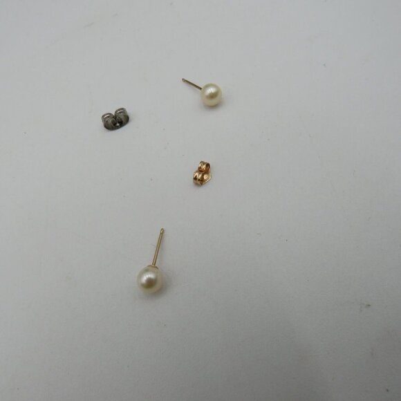 Pearl Earrings Cultured Gold Tone Pierced Stud Post Dainty - Picture 4 of 6